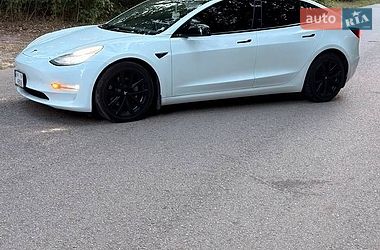 Седан Tesla Model 3 2018 в Харкові