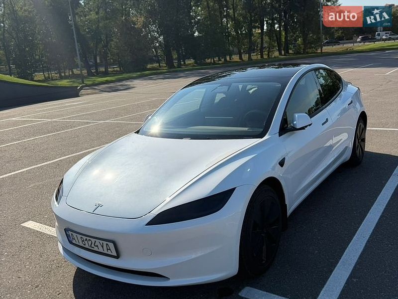 Седан Tesla Model 3 2024 в Києві