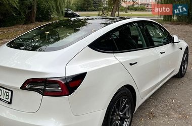 Седан Tesla Model 3 2021 в Млинове