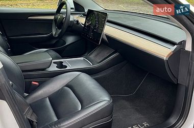 Седан Tesla Model 3 2021 в Млинове
