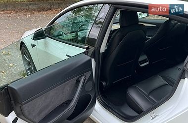 Седан Tesla Model 3 2021 в Млинове