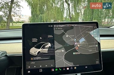 Седан Tesla Model 3 2021 в Млинове