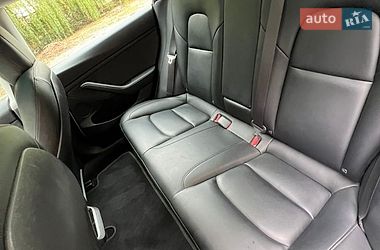 Седан Tesla Model 3 2021 в Млинове