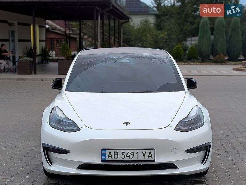 Седан Tesla Model 3 2022 в Могилев-Подольске