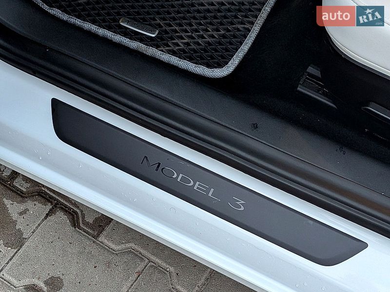 Седан Tesla Model 3 2022 в Могилев-Подольске