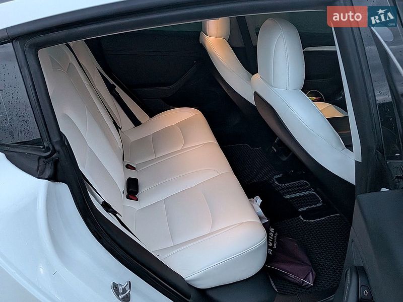 Седан Tesla Model 3 2022 в Могилев-Подольске