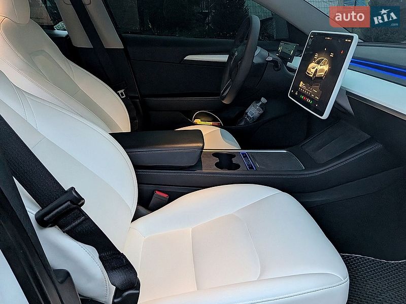 Седан Tesla Model 3 2022 в Могилев-Подольске