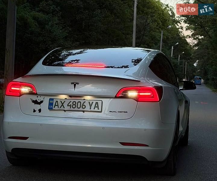 Седан Tesla Model 3 2018 в Харкові