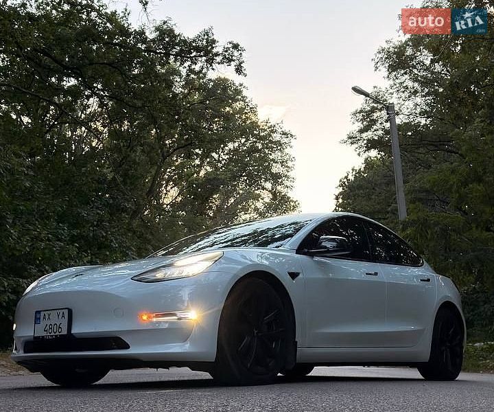 Tesla Model 3 2018