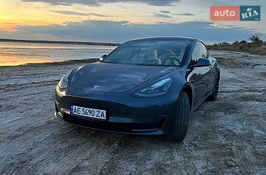Седан Tesla Model 3 2022 в Дніпрі