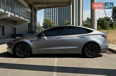 Седан Tesla Model 3 2024 в Киеве