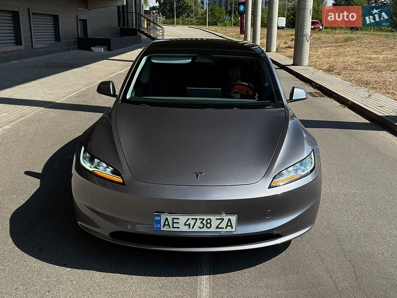 Седан Tesla Model 3 2024 в Киеве