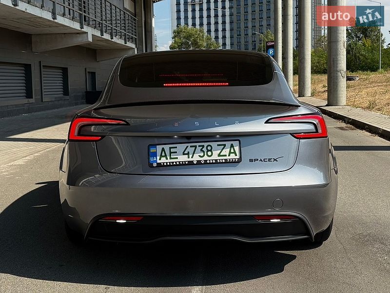Седан Tesla Model 3 2024 в Киеве