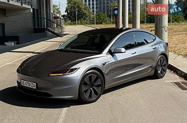 Седан Tesla Model 3 2024 в Киеве