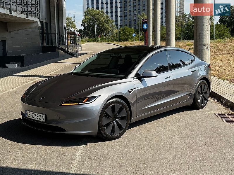 Седан Tesla Model 3 2024 в Киеве