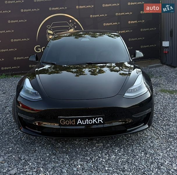 Седан Tesla Model 3 2021 в Кривому Розі