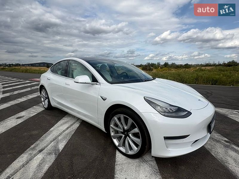 Седан Tesla Model 3 2019 в Киеве фото 3 Седан Tesla Model 3 2019 в Киеве