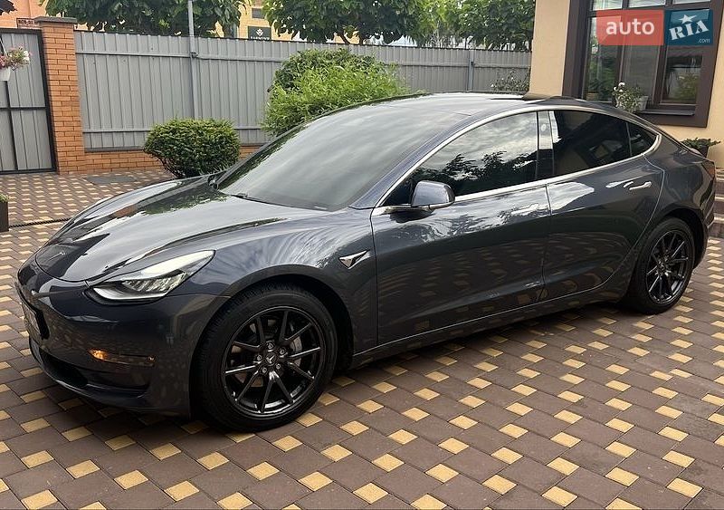 Tesla Model 3 2019