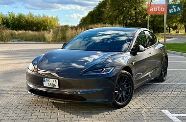 Седан Tesla Model 3 2024 в Рівному