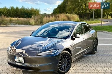 Седан Tesla Model 3 2024 в Рівному