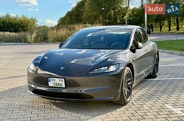 Седан Tesla Model 3 2024 в Рівному