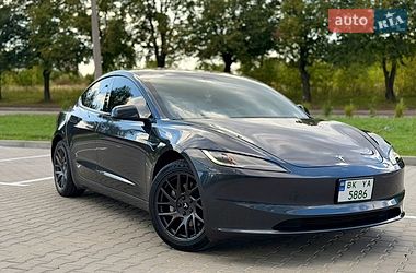 Седан Tesla Model 3 2024 в Рівному