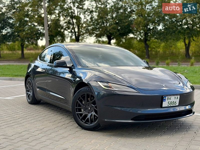 Седан Tesla Model 3 2024 в Рівному