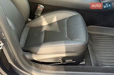 Седан Tesla Model 3 2024 в Рівному