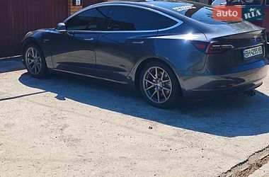 Седан Tesla Model 3 2020 в Чорноморську