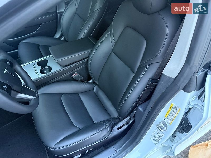 Седан Tesla Model 3 2021 в Днепре