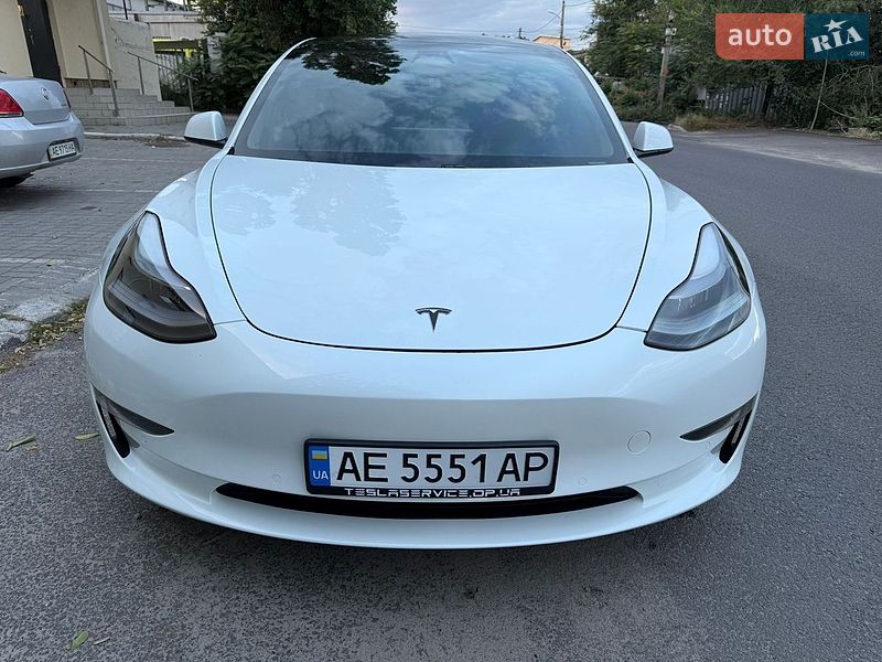 Седан Tesla Model 3 2021 в Днепре