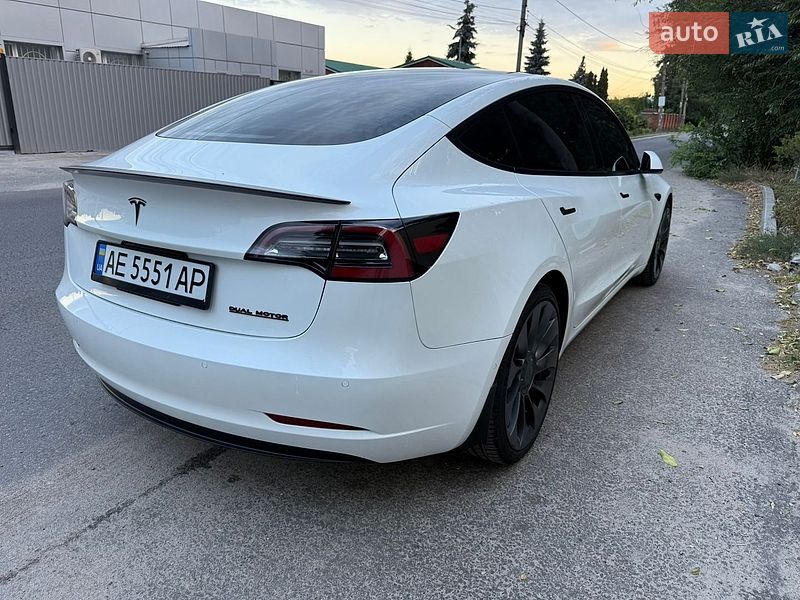 Седан Tesla Model 3 2021 в Днепре