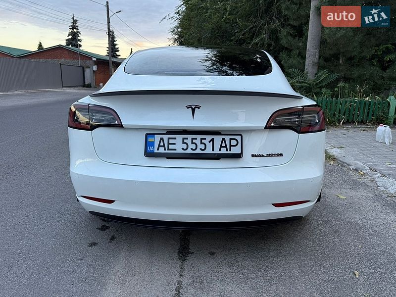 Седан Tesla Model 3 2021 в Днепре