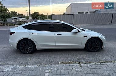 Седан Tesla Model 3 2021 в Днепре