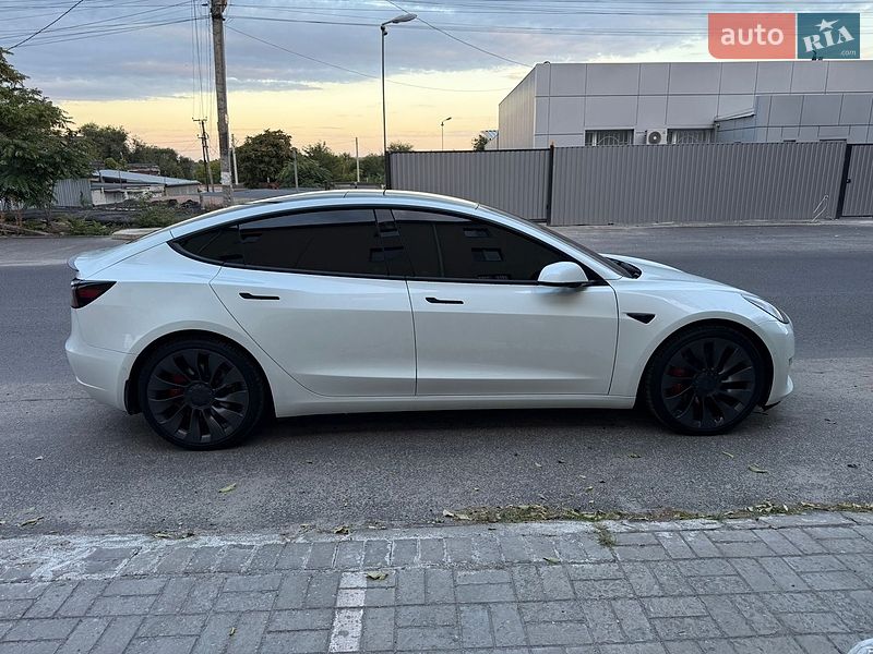 Седан Tesla Model 3 2021 в Днепре