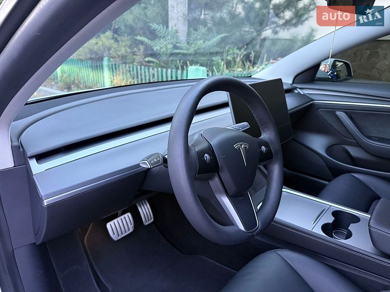Седан Tesla Model 3 2021 в Днепре