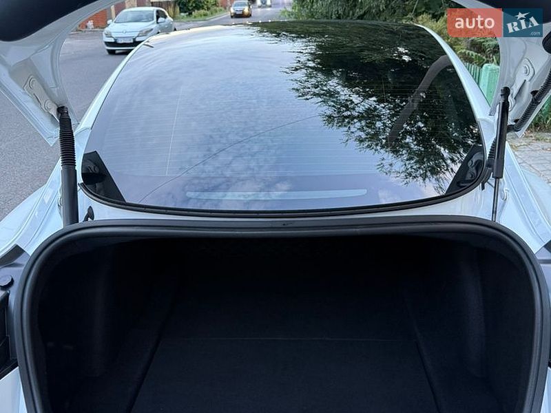 Седан Tesla Model 3 2021 в Днепре