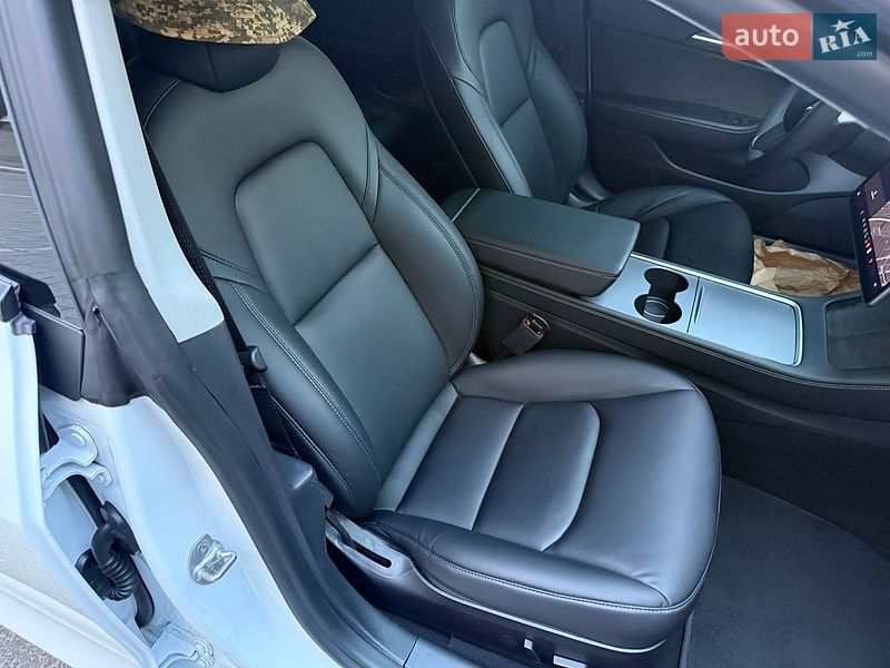 Седан Tesla Model 3 2021 в Днепре
