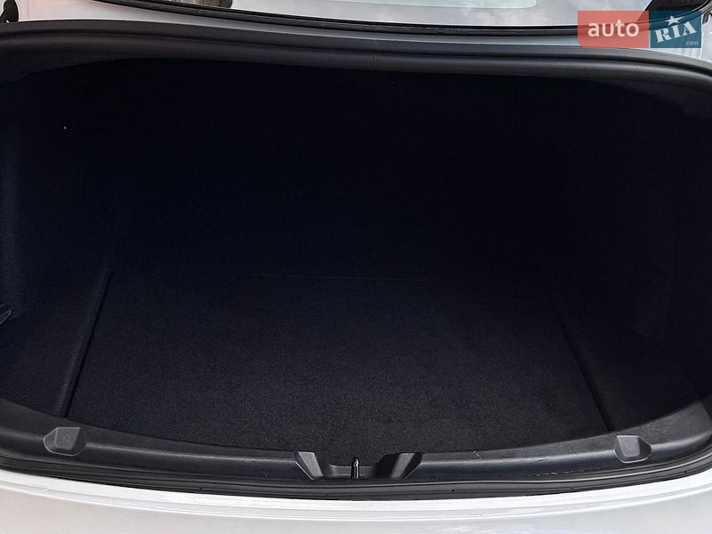 Седан Tesla Model 3 2021 в Кривому Розі