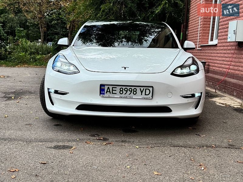 Tesla Model 3 2021