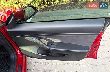 Седан Tesla Model 3 2021 в Киеве
