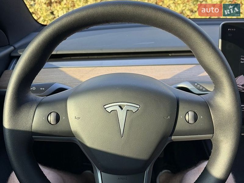 Седан Tesla Model 3 2021 в Киеве