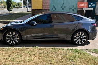 Седан Tesla Model 3 2024 в Києві