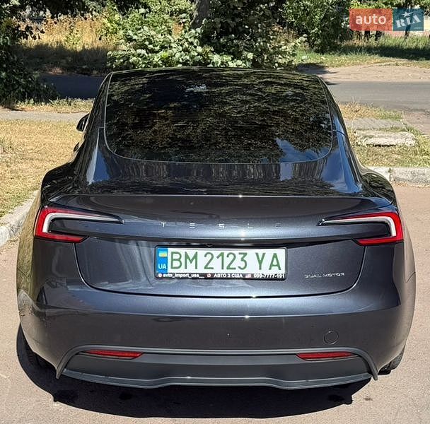 Седан Tesla Model 3 2024 в Києві