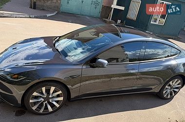 Седан Tesla Model 3 2024 в Києві