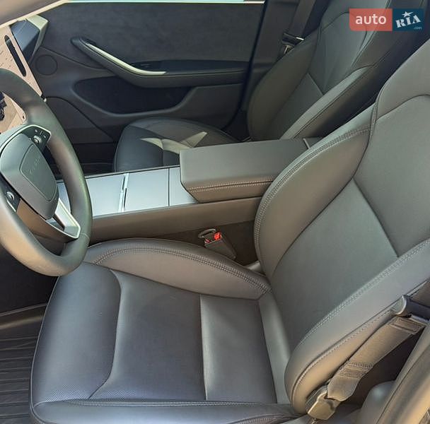 Седан Tesla Model 3 2024 в Києві