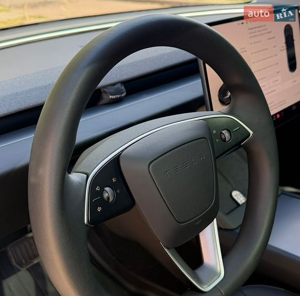 Седан Tesla Model 3 2024 в Києві