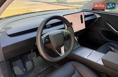 Седан Tesla Model 3 2024 в Києві