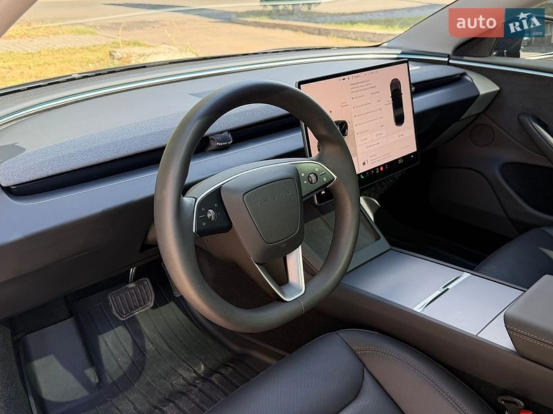 Седан Tesla Model 3 2024 в Києві