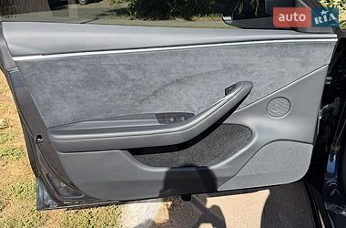 Седан Tesla Model 3 2024 в Києві